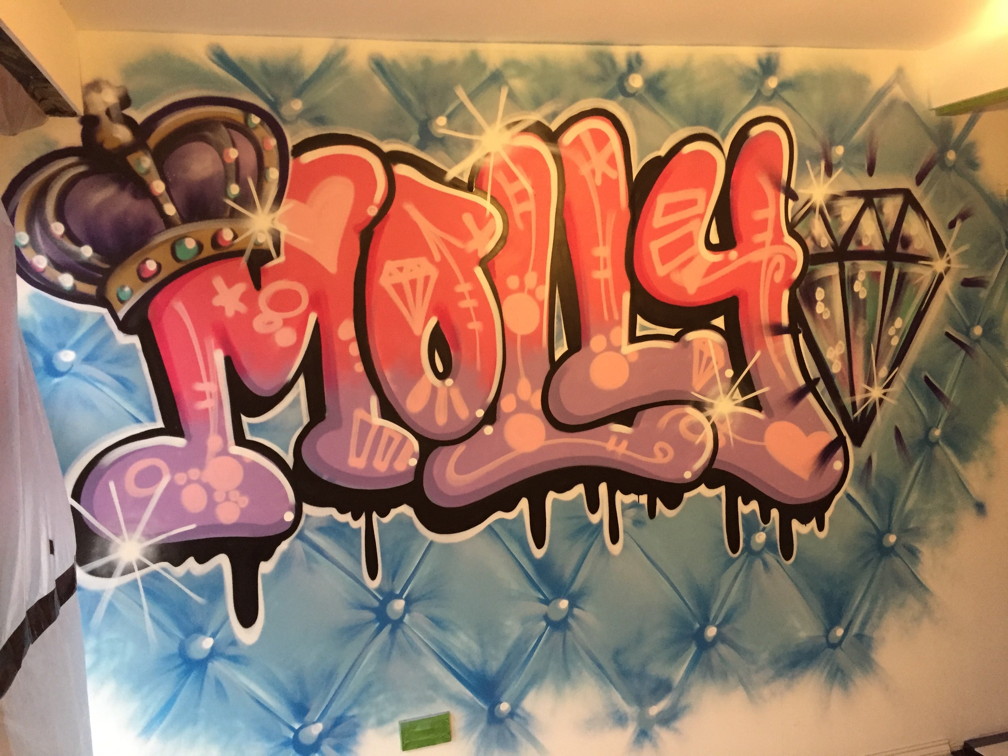 Girls graffiti bedroom 
